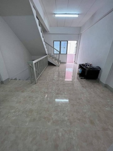 อาคารพาณิชย์ 3 ชั้น ตึกสภาพดี ใกล้กาดมาลิน ม.เชียงใหม่