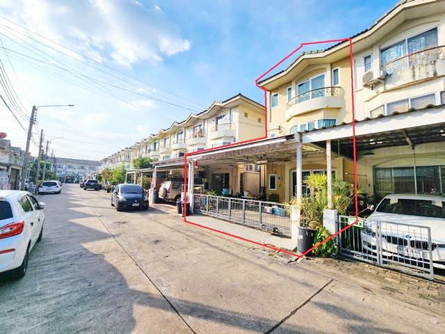 เมเจอร์รัชโยธิน ถูกที่สุดในโลก เฟอร์บิ้วอินครบ ถ.รัชดาภิเษก30-34 4นอน 4แอร์ ทาวน์โฮม 3ชั้น MRTลาดพร้าว 1.5 กม  25ตร.วา. 265ตร.ม. 