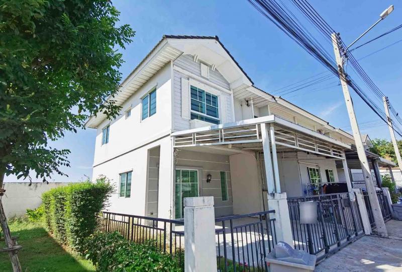 Agent Postให้เช่าบ้านทาวน์โฮม2ชั้น หมู่บ้านโมดิวิลล่าคลอง7 ธัญบุรี ปทุมธานี ติดถนนใหญ่ ติดปั้ม ปตท. ติดห้างโลตัส,ทางด่วน,ม.ราชมงคลธัญญะ,ดูโฮมบ้านหลังมุม พื้นที่ 27 ตรว.มีพื้นที่ด้านข้าง3ห้องนอน 2ห้องน้ำ ไม่มีห้องครัวจอดรถ 2 คันไม่มีเฟอร์ ไม่มีแอร์ สามารถติดแอร์เองได้ ตอนออกสามารถถอดออก แล้วปิดช่องแอร์ให้เรียบร้อยไม่อนุญาตให้เลี้ยงสัตว์และเปิดบริษัทค่ะค่าเช่า 1