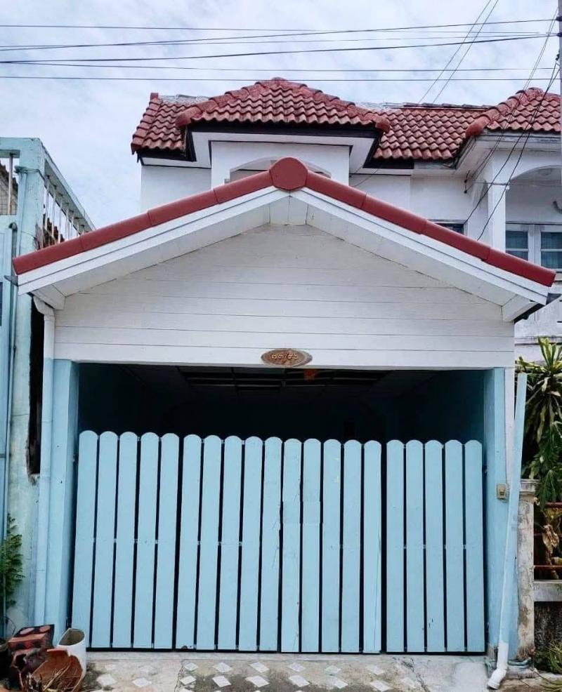 TH.161ที่ตั้ง ตำบลไทรน้อย อำเภอไทรน้อย นนทบุรี 11150รายละเอียด- เนื้อที่ 16 ตารางวา- ซอย6- 2 ห้องนอน 1 ห้องน้ำ- สภาพยังไม่ปรับปรุง ลดราคาได้สถานที่ใกล้เคียง- ห่างจาก ถนน กาญจนาภิเษก 11 กิโล , เข้าซอยจาก ถนนบางกรวยไทรน้อย เพียง 800 เมตร ถึงตัวบ้าน- โกลบอลเฮ้าส์ ไทรน้อย ,- บิ๊กซี ซูเปอร์เซ็นเตอร์ ไทรน้อย- การไฟฟ้าฝ่ายผลิตแห่งประเทศไทย (สำนักงานไทรน้อย)- โรงพยาบาลไทรน้อย- วัดไทรน้�