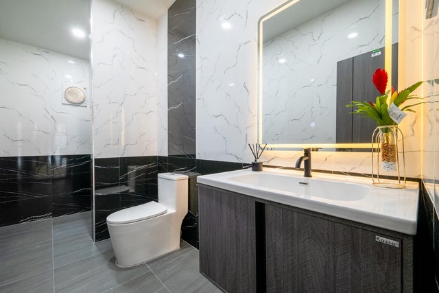 บ้านสวยทำเลดี ใจกลางเมือง ติดห้างเดอะชิลล์   ตกแต่งแบบ Modern Luxury