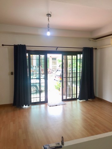 LVNu52991 ให้เช่า ทาวน์เฮ้าส์ 3 ชั้น นิรันดร์สิริ สามวา – สุวรรณภูมิ NIRUNSIRI ใกล้โรงเรียนเอกบูรพา