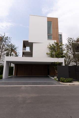 LVPU52989 ให้เช่า บ้านเดี่ยว วีเว่ กรุงเทพกรีฑา VIVE Krungthep Kreetha บ้านเดี่ยว 3 ชั้น ใกล้รถไฟฟ้าสายสีเหลือง สถานีศรีกรีฑา