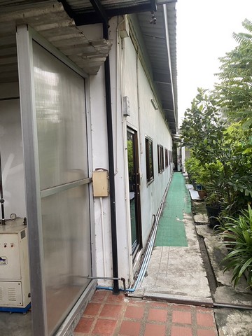 ให้เช่าพื้นที่พร้อมใช้งาน อ่อนนุช สามารถดำเนินธุระกิจได้ทันที ใกล้รถไฟฟ้าสถานีศรีนุช ห้างพาราไดร์ซพาร์ค ซีคอนสแควร์ รพ.สิรินธร