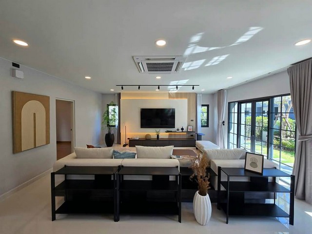 รหัสทรัพย์ R3236 ให้เช่า บ้านเดี่ยว 2ชั้น หมู่บ้าน เซนโทร บางนา พร้อมเฟอร์นิเจอร์