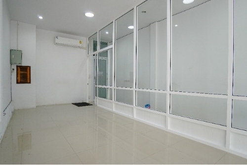 ขายด่วน ทาวน์เฮ้าส์ 3 ชั้น ทำเลทอง ใจกลางเมือง ตำบลบ่อผุด อำเภอเกาะสมุย จังหวัดสุราษฎร์ธานี