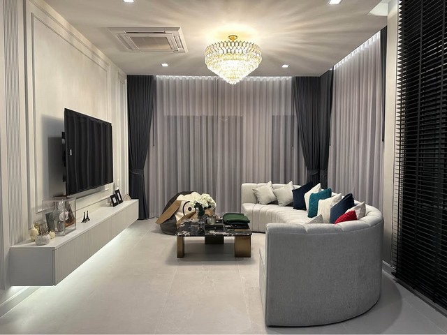 HR2076 For Rent Grand Bangkok Boulevard - Krungthepkreetha Firsthand Newly decorated