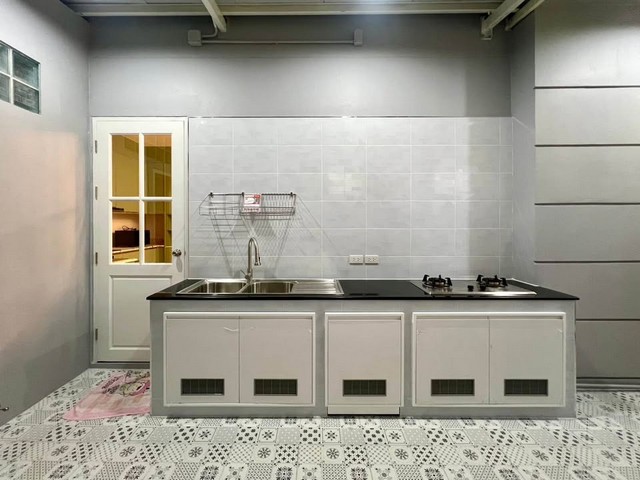 ให้เช่าทาวโฮม ใกล้โรงเรียนบางกอกพัฒนา โรงเรียนลาซาล ใกล้ BTS แบริ่ง และ MRT ศรีลาซาล พลัส พาร์ค อเวนิว ลาซาล-ศรีนครินทร์