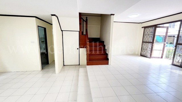 ฺB1 บ้านแฝด ธนาสุข เพชรเกษม 81 บางบอน 5 รีโนเวทใหม่ ราคาถูก