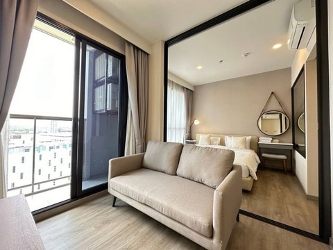 TEL : 092-288 9359 คุณดนิตาLine : https://line.me/ti/p/yxo92dHWP1ขาย คอนโดศรีราชา คีน เซ็นเตอร์ ศรีราชา เฟอร์นิเจอร์ครบ  ขนาดพื้นที่ 34 ตรม.1 ห้องนอน 1 ห้องน้ำมีให้พร้อมทุกอย่างตามภาพ- แม่บ้านฟรี ปดาห์ละ 2 ครั้งสะถานที่ใกล้เคียง- โรบินสัน ศรีราชา- เซ็นทรัล ศรีราชา- โรงพยาบาลพญาไท ศรีราชา - โรงพญาบาลสมิติเวท ศรีราชา- โรงเรียนอัสสัมชัญ ศรีราชาสิ่งอำนวยความสะดวก- ลิฟท์- ที่จอดรถ- การรักษาความปลอดภัย 24 ช