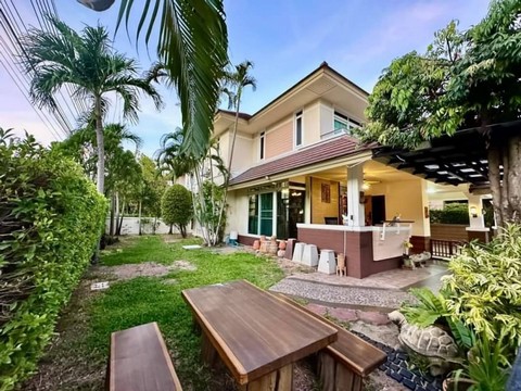 TEL : 092-288 9359 คุณดนิตาLine : https://line.me/ti/p/yxo92dHWP1ให้เช่าด่วน บูเลอวาร์ด ศรีราชาเนื้อที่ 84 ตรว. พื้นที่ใช้สอย 300 ตรม. บ้านมุม4 ห้องนอน 3 ห้องน้ำ 1 ห้องนั่งเล่น 1 ห้องครัว 1 ห้องอาหารสิ่งอำนวยความสะดวก- ระบบรักษาความปลอดภัย 24 ชม.- ฟิตเนส- สวนหย่อมสถานที่ใกล้เคียง- หน้าหมู่บ้านมีเซเว่น- ตลาดมิกซ์ฟู๊ด- โรงเรียนอนุบาล- ตั้งอยู่ทำเลดี- สะดวกแก่การเดินทางเข้านิคมอุตสาหกรรมต่างๆ ศูนย์การค้า ช