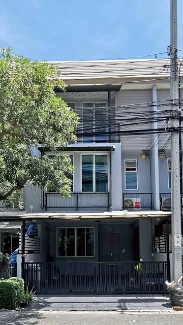 ให้เช่า บิ๊กซี รามอินทรา 2.1 กม. โลตัส ลาดปลาเค้า 52 300 ม.ทาวน์เฮาส์ 3 ชั้น 3 นอน 4 น้ำ จัดเต็มเฟอร์ เครื่องใช้ไฟฟ้า180 ตร.ม.16 ตร.วา.3แอร์