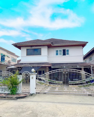 รหัสทรัพย์สิน :  L#25916  (L082159)หมู่บ้านยิ่งรวยนิเวศน์   บ้านเดี่ยว 2 ชั้น ถนนประชาชื่น เลียบคลองประปา ใกล้ทางออกถนนแจ้งวัฒนะ    ต.บางตลาด  อ.ปากเกร็ด  จ.นนทบุรี  ใกล้ถนนแจ้งวัฒนะ   ใกล้โรงพยาบาลมงกุฎวัฒนะ  ใกล้ IMPACT เมืองทองธานี  ใกล้สถานีรถไฟฟ้า MRT เมืองทองธานี   ใกล้สถาบันปัญญาภิวัฒน์    ขายด่วน !  ยิ่งรวยนิเวศน์ ยิ่งอยู่ยิ่งรวย !  บ้านเดี่ยว 79 ตารางวา   พื้นที่ใช้สอย 194 ตารางเมตร  