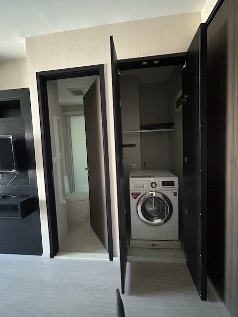 Rhythm Sukhumvit 44 Safe convenient clean 12th floor BTS Phra Khanong