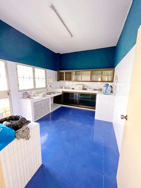 รักสัตว์ เซ็นทรัลแจ้งวัฒนะ 900 ม. คอสโมบาซาร์ 2.1 กม. ต่อรองได้ 4แอร์  MRTแจ้งวัฒนะปากเกร็ด 28 0.9 กม.บ้านเดี่ยว 3นอน  62 ตร.วา.246 ตร.ม.