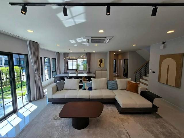 HR 5929 ให้เช่าบ้านเดี่ยว 2ชั้น หมู่บ้าน เซนโทร บางนา พร้อมเฟอร์นิเจอร์