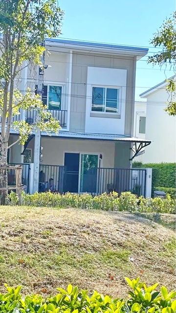 อิ่มเจริญ เทพารักษ์ 1.1 กม ศรีนครินทร์-เทพารักษ์ ตลาด .ทาวน์เฮ้าส์ 2 ชั้น หลังมุม 4 นอน 3 น้ำ 24 ตร.วา.192 ตร.ม..3 แอร์ ฟิตเนส สระว่ายน้ำ 