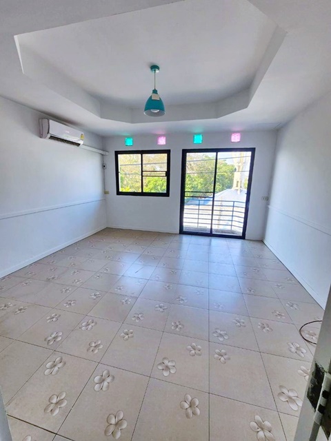 BTS เสนานิคม 2.7 กม. 5แอร์ 5นอน ให้เช่า อาคารพาณิชย์ 4 ชั้น ตลาดอมรพันธ์ 9 100 ม.ทำเลดี ติดถนนเสนานิคม  6น้ำ ม.ราชภัฏจันทรเกษม 2.4 กม.