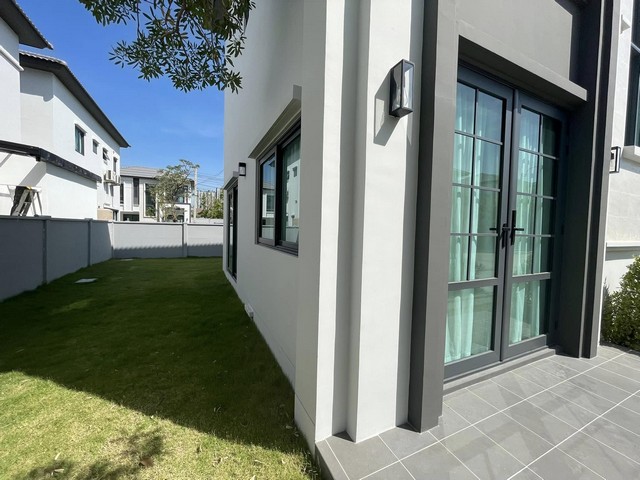 ให้เช่าบ้านแฝด แกรนด์ พลีโน่ สุขุมวิท-บางนา Grande Pleno Sukhumvit-Bangna  ขนาด 162 ตร.ม. ใกล้ Mega บางนา  บ้านสไตล์ Mod