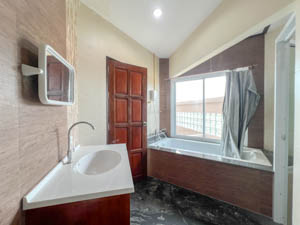 ขายด่วนทาวน์เฮ้าส์ 3 ชั้น ใกล้สนามบิน ใกล้หาดบางรักษ์ ตำบลบ่อผุด อำเภอเกาะสมุย จังหวัดสุราษฎร์ธานี