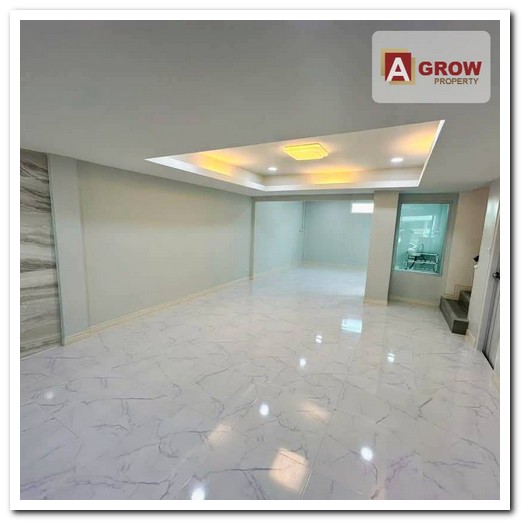 ให้เช่าโฮมออฟฟิศ  หมู่บ้านสินธานี รัชาดา-ลาดพร้าว ซอยลาดพร้าว 80