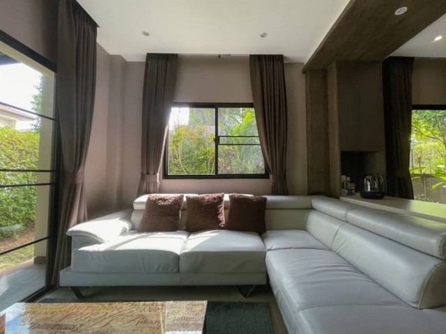 บ้านหรู พร้อมเฟอร์ ในโครงการ วรารมย์ สันผีเสื้อ