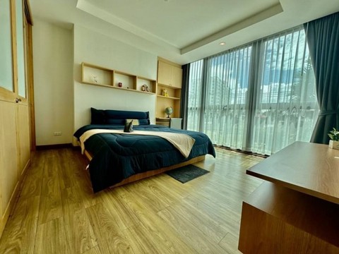 TEL : 092-288 9359 คุณดนิตาLine : https://line.me/ti/p/yxo92dHWP1ปล่อยขายลัดดา พลัส คอนโด ศรีราชาห้องขนาด 48 ตรม.ตึก B วิวเมือง1 ห้องนอน 1 ห้องน้ำ 1 ห้องนั่งเล่น 1 ห้องครัว เฟอร์นิเจอร์และเครื่องใช้ไฟฟ้าครบ ทำเลดีมาก ใจกลางเมืองศรีราชา เดินทางสะดวก สถานที่ใกล้เคียง- ใกล้ห้าง Atara mall- Maxvalue - Robinson Sriracha - รพ.พญาไท- รพ.สมิติเวช - Central Sriracha- สวนสาธารณะเกาะลอย- ตลาด และศูนย์ราชการสิ่งอำนวยความสะดวก - ฟิตเนส- สระว่ายน้ำ - ระบ