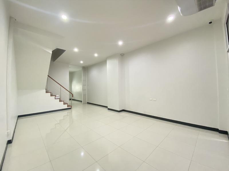 BH2581 ให้เช่าโฮมออฟฟิศ 3 ชั้น เสนา อเวนิว บางกระดี-ติวานนท์ ทำเลดีเยี่ยม ใกล้นิคมอุตสาหกรรมบางกะดี เหมาะสำหรับทำสำนักงานหรือจดทะเบียนบริษัท