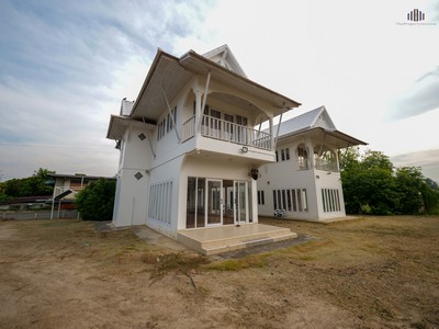 ขาย! ที่ดินพัฒนาแล้ว พร้อม โฮมคาเฟ่ ติดถนน เพชรเกษม ท่ายาง เพชรบุรี เหมาะทำการค้า กิจการ เป็นทางหลวงหลักลงภาคใต้ รถยนต์สัญจรผ่านตลอด !!!