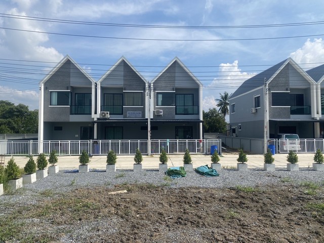 บ้านทาวน์โฮม ผนังไม่ติดกัน 2 ชั้น สไตล์บ้านเดี่ยว ราคาเริ่มต้น 1.99 ลบ.