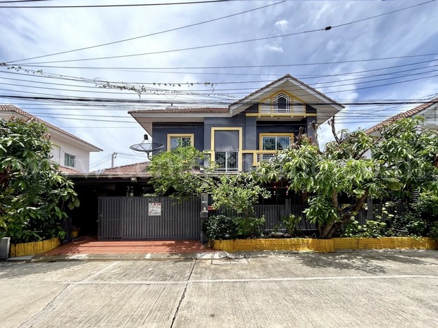 condo. โนเบิล รีมิกซ์ 2ห้องนอน2ห้องน้ำ 90ตรม 50000 - ไม่ไกลจาก BTS ทองหล่อ เดินทางง่าย เป็นคอนโดพร้อมอยู่ มีการตกแต่งภายในเพิ่มเติมได้แบบเรียบหรู และมีทำเลสวยสามารถมองเห็นวิวเมือง พร้อมพื้นที่ส่วนกลาง และสิ่งอำนวยความสะดวกครบครัน ทั้งสระว่ายน้ำ ห้องอ