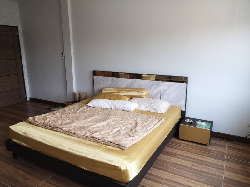 ขายถูก! ตึกแถวแปลงมุม ทำเลทอง! คูหาสุดท้ายใน สถานีขนส่งผู้โดยสารโกสุมพิสัย ราคาสุดคุ้ม