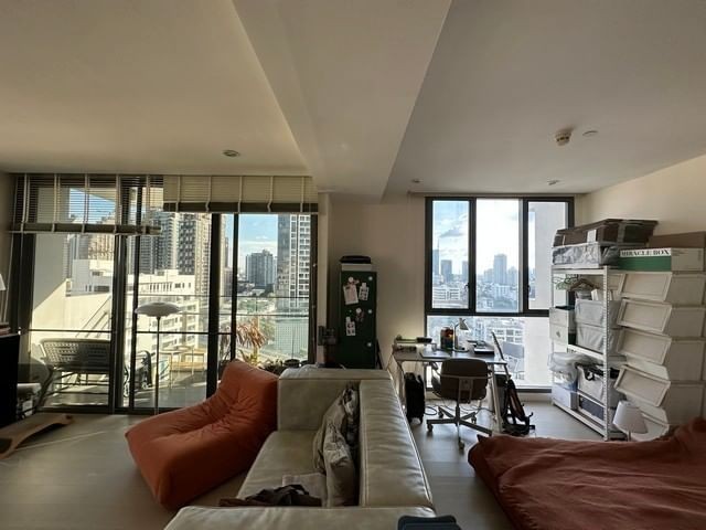 ให้เช่าคอนโด studio renovate สุขุมวิท 49 ใหม่ เขตวัฒนา  กรุงเทพมหานครรหัส AOM 1615 เช่าคอนโด studio renovate ใหม่ เขตวัฒนา  กรุงเทพมหานคร- พื้นที่ ขนาด 60 ตรม ห้องน้ำ  พร้อมนิเจอร์ครบ- ขนาดใหญ่ติดรถไฟ BTS ทองหล่อ 450ม.- ซอย สุขุมวิท 49 ติดรถไฟ BTS ทองหล่อ 450ม.- ห้องหัวมุม ชั้นสูงเช่า 55,000  ชำระประกัน 2 เดือน+ล่วงหน้า 1 เดือน   สัญญาเช่า 1 ปีสนใจติดต่อ คุณต๋อย   086 - 5427078ID:LINE 0865427078                คุณต๋อม   081- 925-2443 ID:LINE 081925-2443 