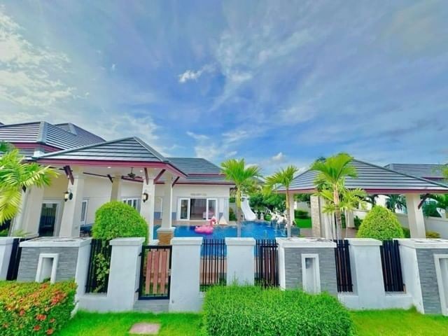 ขายและเช่า พูลวิลล่า หมู่บ้านดุสิตพัทยาฮิลล์ หมู่บ้านสุดหรู ระบบไฟอินเตอร์เน็ตอยู่ใต้ดิน ไม่มีสายไฟมาบดบังวิวรหัส AOM  1614 พูลวิลล่า หมู่บ้านดุสิตพัทยาฮิลล์ หมู่บ้านสุดหรู ระบบไฟอินเตอร์เน็ตอยู่ใต้ดิน ไม่มีสายไฟมาบดบังวิวพิกัด ซอยวัดญาณสังวรวรวิหาร   7/11 หน้าหมู่บ้าน  ขนาดพื้นที่ดิน 155 ตารางวา 4 นอน 2 ห้องน้ำ 1 ครัวยุโรปพร้อมไอซ์แลน พร้อมครัวไทย จอดรถในบ้านได