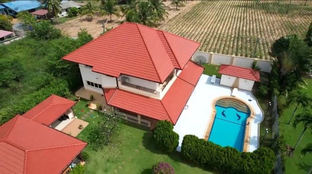 ขายบ้านพูลวิลล่าบางเสร่ขนาด 383 ตรว 4นอน บ้านสร้างเอง บ้านนอกโครงการ ใกล้ซันเพลย์บางเสร่ ใกล้สุขุมวิท สัตหีบ ชลบุรี