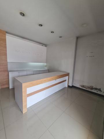 Vายและให้เช่าอาคารพาณิชย์ 2 คูหาติดถนนเส้นหลัก ใกล้แยกไฟแดงบ้านฉาง ระยอง