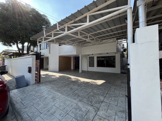 P295 ให้เช่าบ้านเดี่ยว ซอยลาดพร้าว 94  ลาดพร้าว ทาวน์อินทาวน์ ศรีวรา ใกล้เลียบด่วน ใกล้ เดอะ ซีน ทาวน์อินทาวน์ The Scene Town in Town