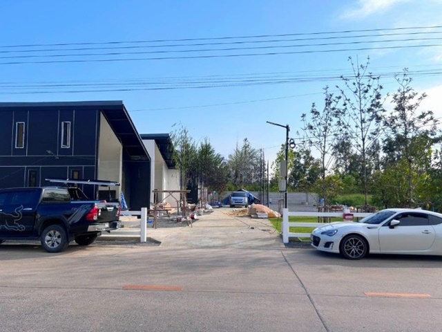 บ้านหรูพรีเมี่ยมส่วนตัว 2 ชั้น ทำเลดี บรรยากาศร่มรื่น 2 นอน1 น้ำ 30 ตร.วา.120 ตร.ม.รร.นานาชาติฟีนิกซ์ 10 กม. ตกแต่งครบครัน พร้อมเฟอร์หรู 