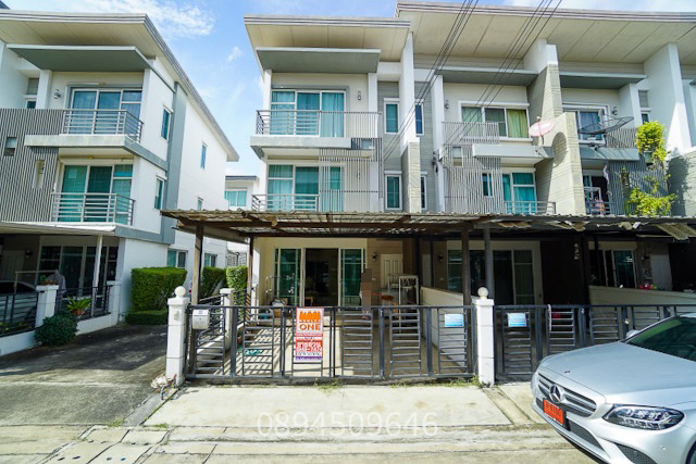 ขาย ทาวน์โฮม 3 ชั้น ทาวน์ อเวนิว พระราม 9 หลังมุม 20.4 ตร.วา 3 ห้องนอน 3 ห้องน้ำ ในซอยกรุงเทพกรีฑา 7