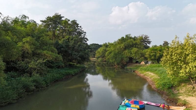 สนใจมาเที่ยวชมโทร ติดต่อ นกได้หลายช่องทางนะคะโทร. 061-494-9665โทร. 063-635-5651 (เบอร์นี้ไลน์เต็มค่ะ)ไลน์ไอดี : @nyland789(ไลน์คลิ๊กแล้วทักมาได้เลยค่ะ) https://lin.ee/R8sP0rj____________________________ที่สวยติดแม่น้ำนครนายก 5 ไร่ 3 งาน 34 ตรว. 30 ล้านต.สาริกา อ.เมืองนครนายกน้ำเส้นนี้เป็นน้ำไหลมาจากเขื่อน มีน้ำตลอดทั้งปี ยิ่งฤดูร้อนยิ่งใสสวย เด็กๆลงเล่นน้ำได้ค่ะติดน้ำประมาณ 50 เมตรถนนสาธารณะ 8 เมตรมีเพื่อนบ้าน ไฟฟ้