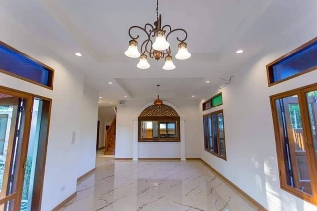 บ้านสร้างใหม่ สไตล์ล้านนา บนถนนมหิดล หนองหอย