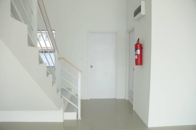 ให้เช่าอาคารพาณิชย์ 3 ชั้น ใกล้แหล่งธุรกิจตลาดพูนทรัพย์ ปทุมธานี  โครงการพฤกษาวิลล์ ติวานนท์-รังสิต