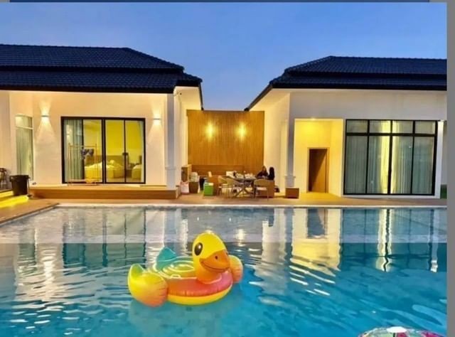 ขาย Poolvilla for ชั้นเดียว พิกัด ห้วยใหญ่ พัทยา บางละมุง  ชลบุรีรหัส AOM 1630- พื้นที่ 1ไร่ 41 ตารางวา  5 ห้องนอน 5 ห้องน้ำ - พื้นที่ใช้สอย มากกว่า 700 ตารางเมตร- สระว่ายน้ำเด็ก สระว่ายน้ำผู้ใหญ่ พร้อมของเล่นครบครัน -ชุดเครื่องเล่น สไลเดอร์ -โต๊ะพลู ขนาด 8 ฟุต-จอดรถในบ้าน10 คัน-แถมฟรีเฟอร์นิเจอร์ทั้งหลัง แอร์ทั้งหลัง-ของแถมจุกๆๆ พร้อมทำธุรกิจ  มีแนะนำระบบธุรกิจหลังบ้านให้ค่ะ ราคา พิ