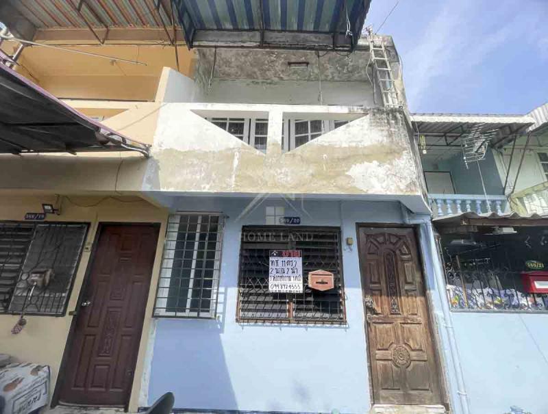 BHL904ทาวน์เฮ้าส์ 2 ชั้น ชุมชนแอนเน็กซ์ ซอย พหลโยธิน 58 แยก 36ที่ตั้ง : 560/20  ถนนพหลโยธิน  แขวงสายไหม เขตบางเขน จังหวัดกรุงเทพ 10220รายละเอียด- เนื้อที่ 11.7 ตร.ว. พื้นที่ใช้สอย 80 ตร.ม - 2 ห้องนอน 2 ห้องน้ำ - 1 ห้องรับแขก 1 ห้องทำงาน - 1 ห้องครัว 2 แอร์ - 1 ระเบียง- หันหน้าทิศใต้ทำเลใกล้เคียง - อมรพลาซ่า - เซียร์รังสิต - ฟิวเจอร์พาร์ครังสิต - สถานีรถไฟฟ้าสายสีเขียว - รพ.ภูมิพลอดุลยเดช- รพ.แพทย์รังส