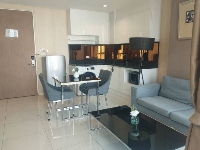 คอนโดสำหรับขาย เมอเวนพิค เรสซิเดนซ์ เอกมัย  1 นอน 1 น้ำ  4.5 ล้านบาท