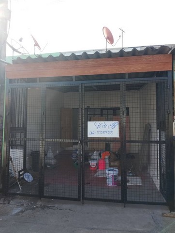 LVpop53031 ให้เช่า ทาวน์เฮ้าส์ ชั้นเดียว รีโนเวทใหม่ หมู่บ้าน อัมพรเพลส 2 สุขาภิบาล 5 ถนนสุขาภิบาล 5 ซอย 41 ใกล้ตลาดออเงิน   ราคาเช่า : 4,000 บาท/เดือนที่ตั้ง : แขวงออเงิน เขตสายไหม กรุงเทพมหานคร 10220ชื่อโครงการ : หมู่บ้าน อัมพรเพลส 2 สุขาภิบาล 5รายละเอียด : - พื้นที่ 18 ตร.วา- 2 ห้องนอน - 1 ห้องน้ำ- 1 ห้องครัว- ที่จอดรถในบ้านสถานที่สำคัญใกล้เคียง :– ตลาดออเงิน– สำนักงานเขตสายไหม– บิ๊กซีสุข