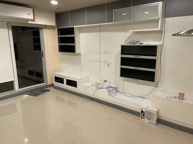 LVNu53030 ขาย คอนโด The Link Advance สุขุมวิท 50 ใกล้ BTS อ่อนนุช (อาคาร 5 ติดถนนใหญ่)ราคาขาย : 6.5 ล้านบาท (ค่าโอนคนละครึ่ง)ที่ตั้ง : ซอยเหลือสุข ถนนสุขุมวิท 50 แขวงพระโขนง เขตคลองเตยกรุงเทพมหานครชื่อโครงการ : เดอะ ลิงค์ แอดว๊านซ์ สุขุมวิท 50 / THE LINK ADVANCE SUKHUMVIT 50รายละเอียด : - พื้นที่ 79 ตร.ม.- ชั้น 7 ห้อง 706 - 2 ห้องนอน - 2 ห้องน้ำ - 1 ห้องครัว - 1 ห้องนั่งเล่น - แถม เฟอร์นิเจอร์ บิ้วอินทั้งหมด- เตียงนอน- ตู้เย็น- เตาไ