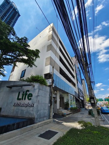 ขายอาคารสำนักงาน 5 ชั้น ติดถนนรัชดาฯ ก่อนถึงแยกห้วยขวาง มีที่จอดรถ ใกล้MRT