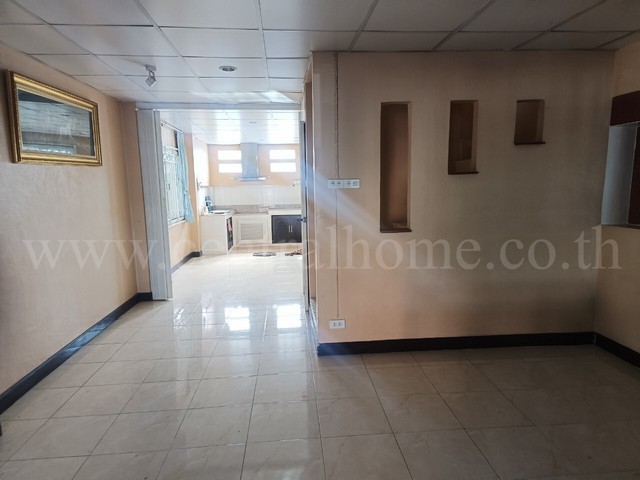 ทาวน์เฮ้าส์ อมรพันธ์ เทิดราชัน 13 ดอนเมือง หลังริม พร้อมอยู่