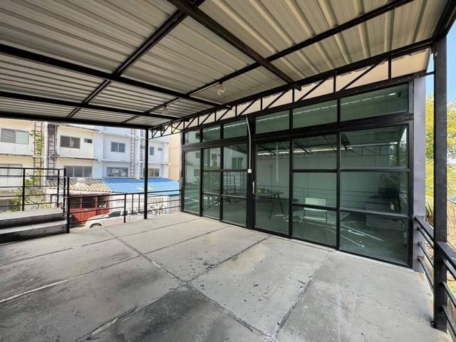 ขายโฮมออฟฟิต 3 ชั้น ใจกลางอมตะนคร ชลบุรี ทำเลดี การเดินทางสะดวก FP-B0100